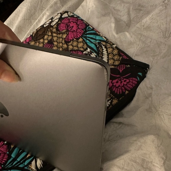 COPY - MacBook Pro 13inch 2017 Parts only - Picture 3 of 6